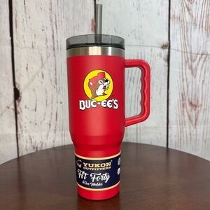 Buc-Ee’s 40 oz water jug tumbler with reusable straw by Yukon Outfitters. New